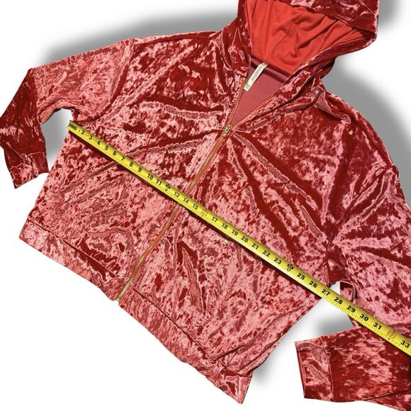 Fabletics Crushed Velour Zip Up Hoodie Sweatshirt Strawberry Red Sz 1X MSRP $85 - Picture 9 of 11